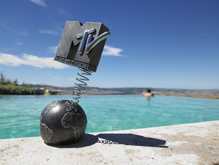 The MTV award by the infinity pool