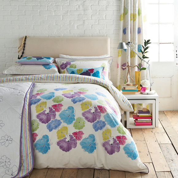 Colourful-bed-linen