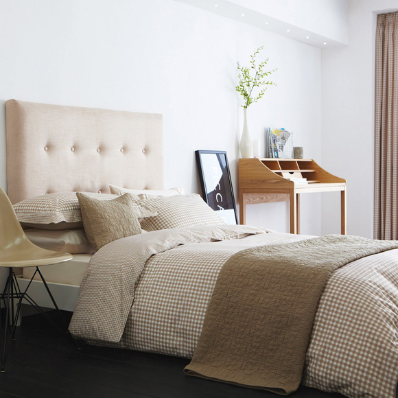Neutral-bed-linen
