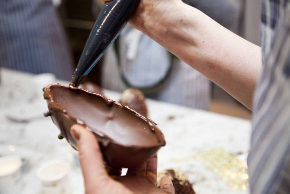 Rococo decorating eggs
