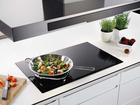 Electrolux-Inspiration-InfinitePure-hob-EHD8740FOK-lifestyle