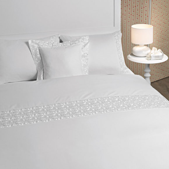 Wedding-gift-bedding