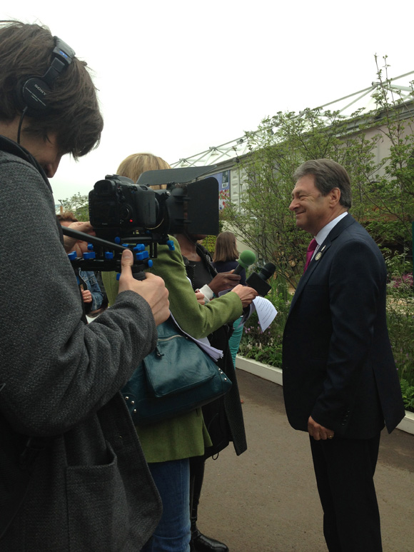 Alan-Titchmarsh-chats-to-ACHICALiving-EP