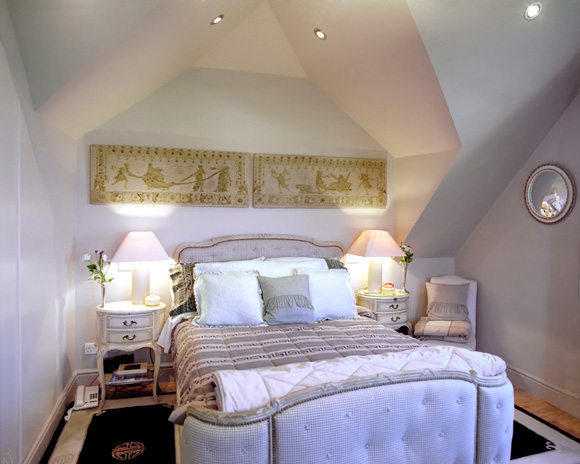 Eliska-Sapera-bedroom